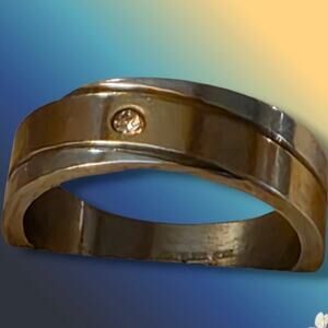Stainless Steel Band Ring Sz 8 with Single Clear Rhinestone 125